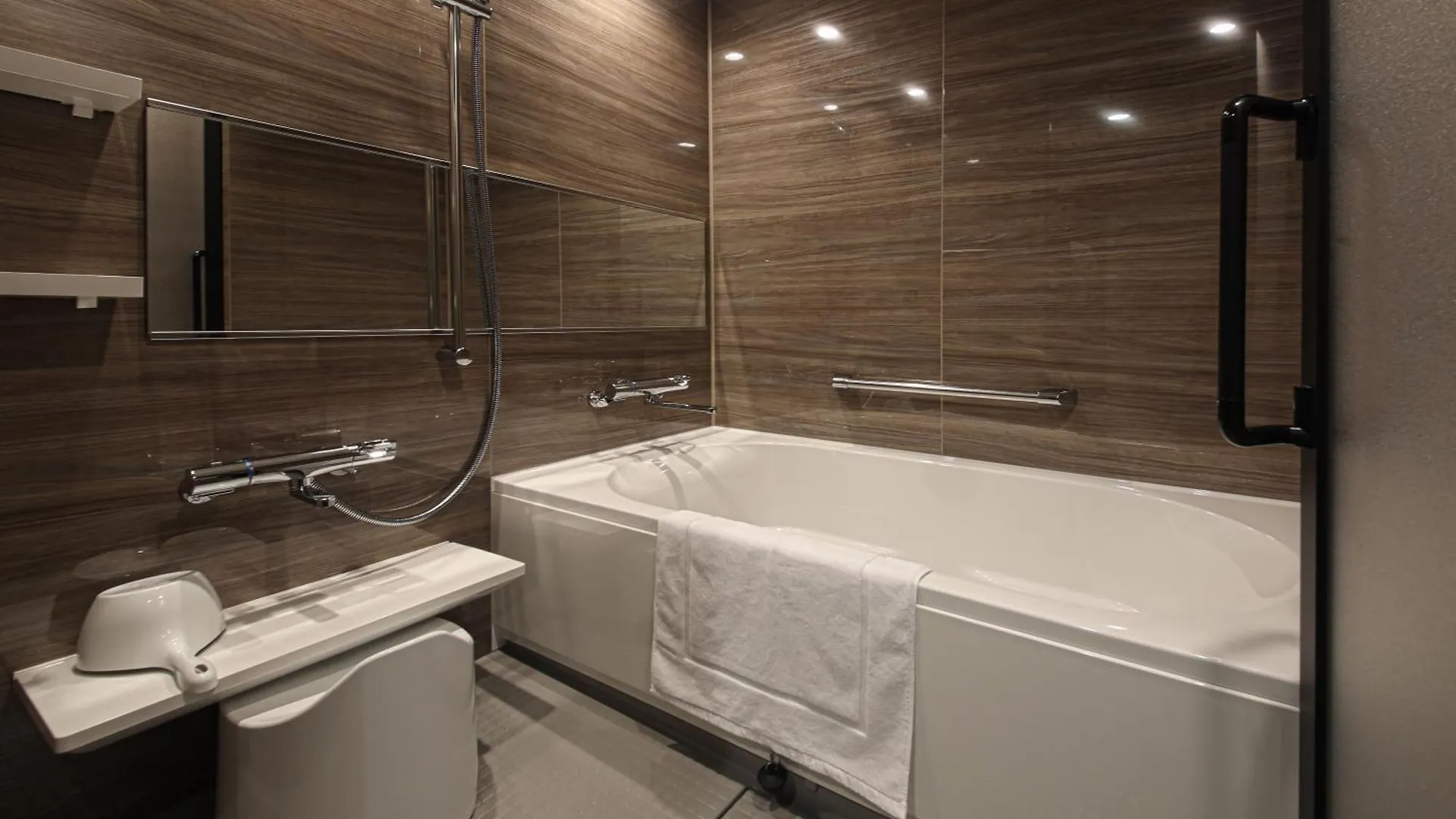 **** מלון אוסקה Spa World Hotel&Resort יפן
