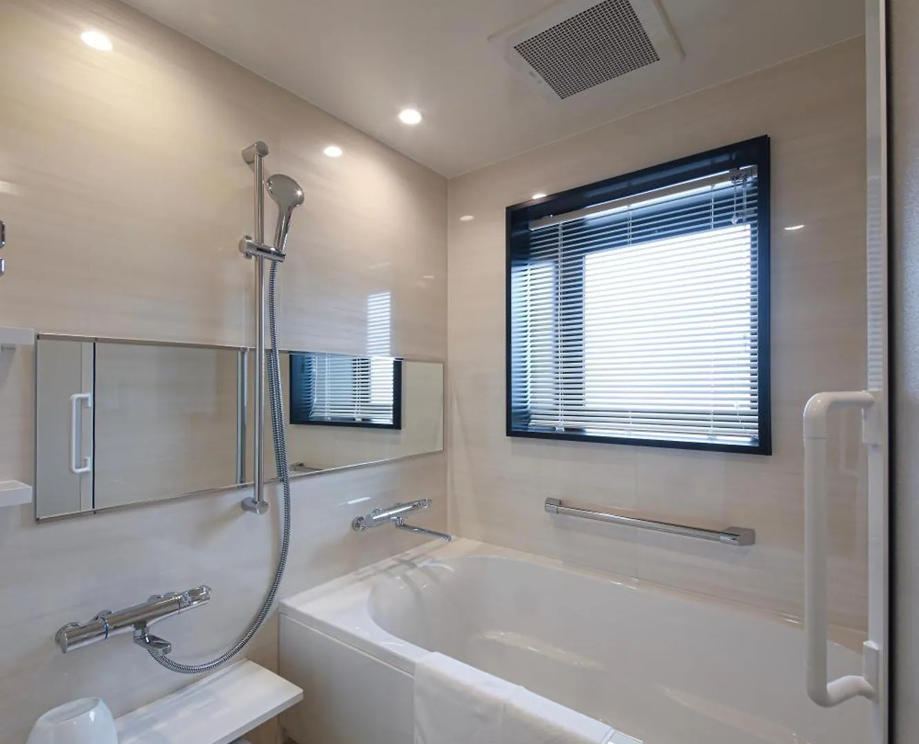 אוסקה Spa World Hotel&Resort מלון