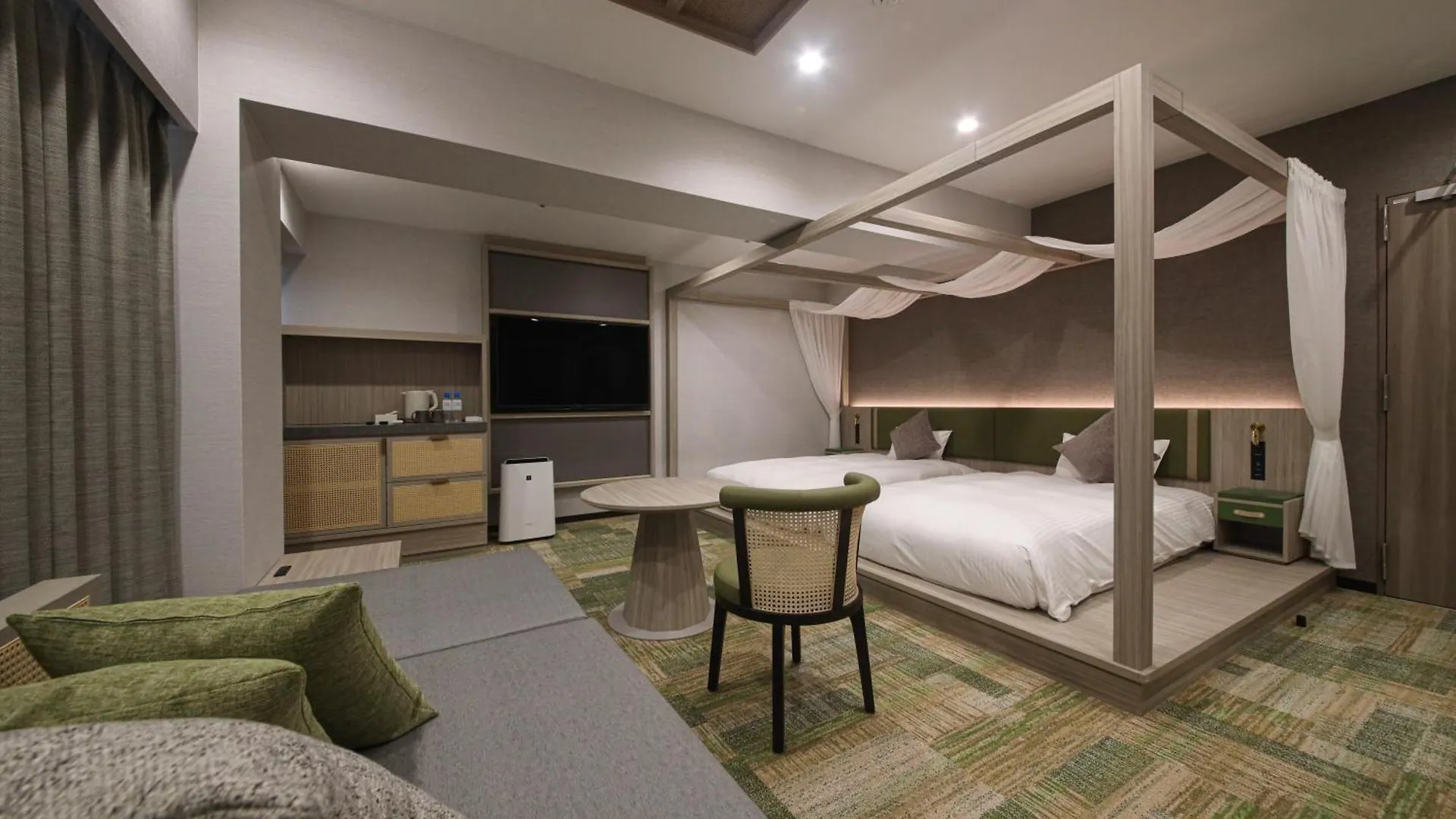 Spa World Hotel&Resort Osaka 4*,